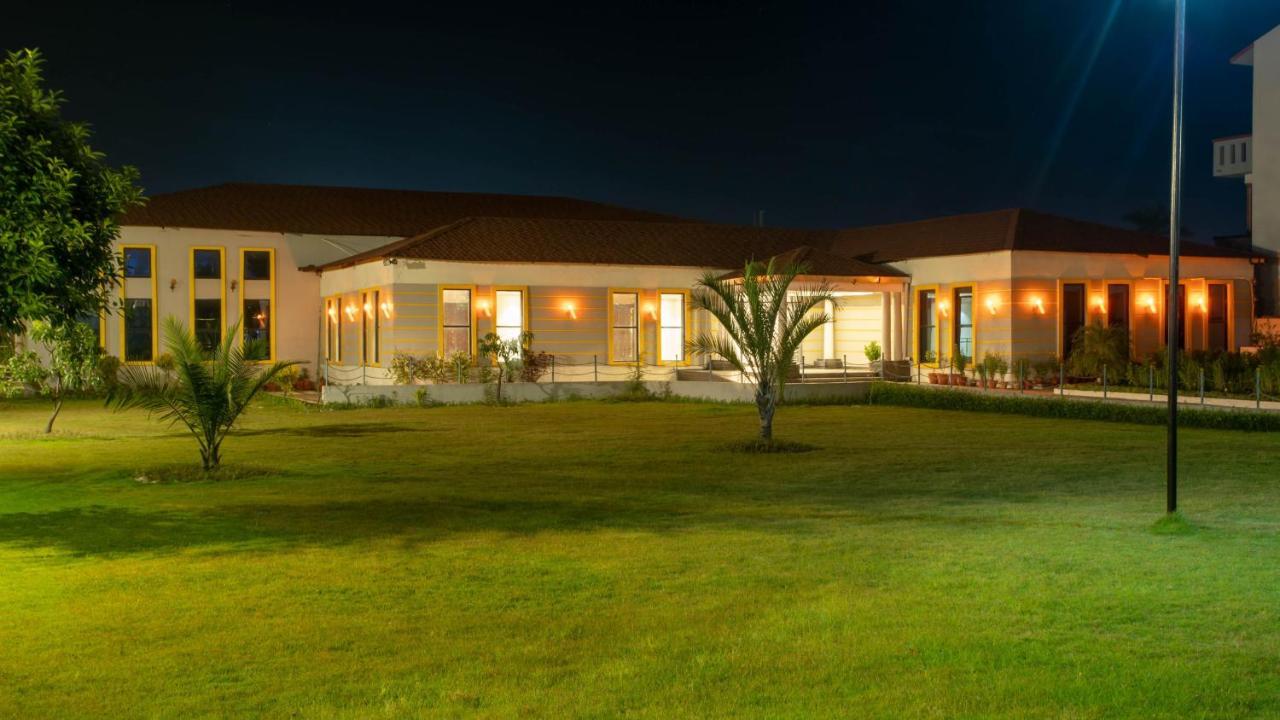 Hotel Siddhartha, Nepalgunj Экстерьер фото