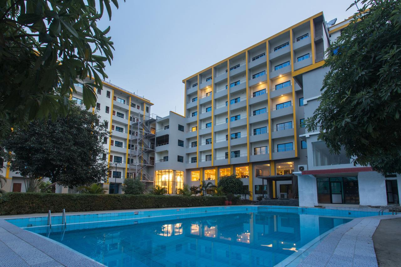 Hotel Siddhartha, Nepalgunj Экстерьер фото